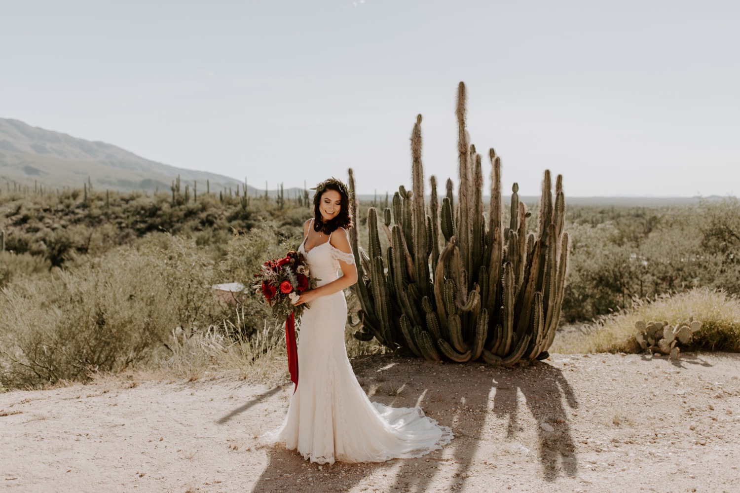 The bride glowing in the desert sun before her ceremony