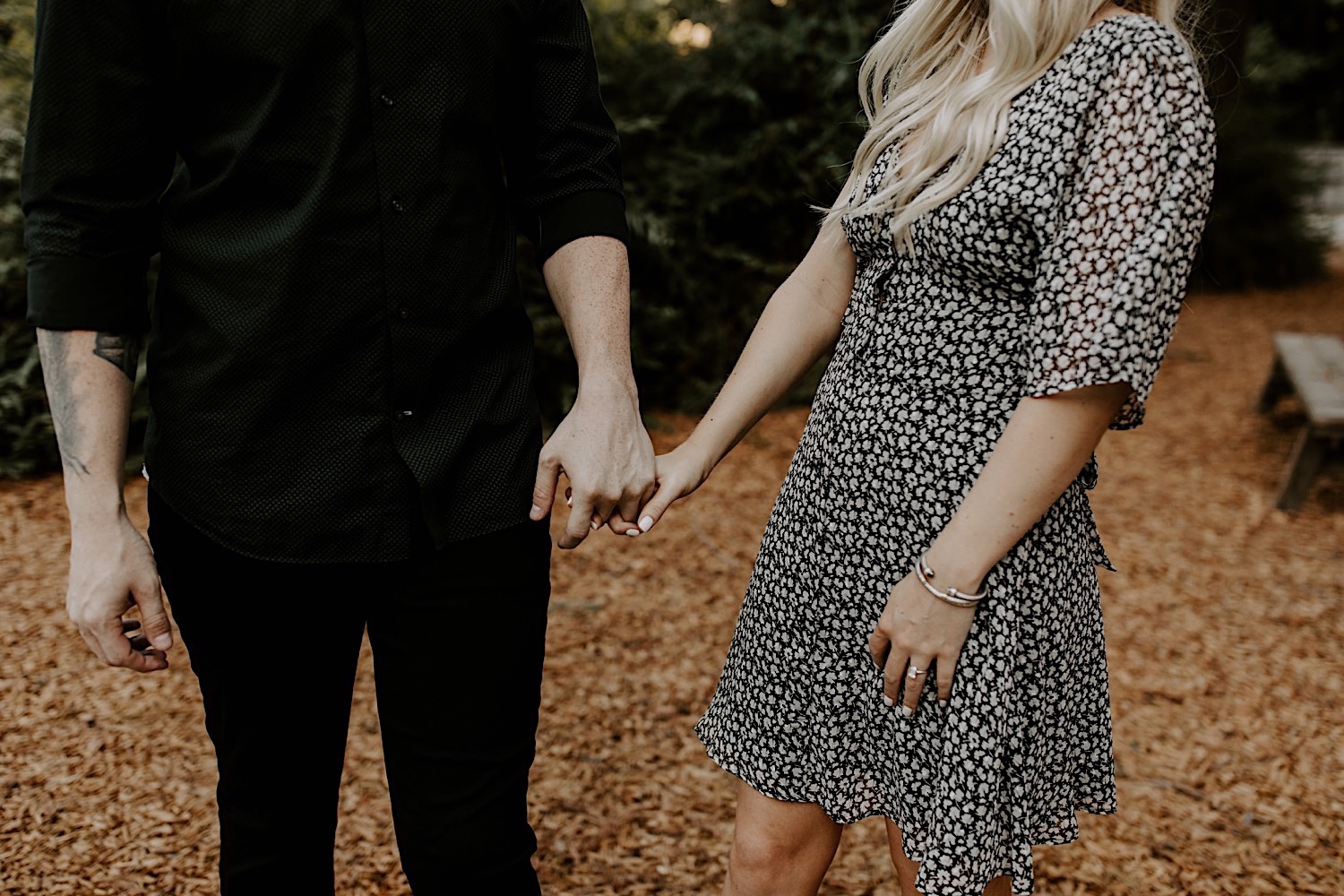 Neutral engagement session outfit inspiration