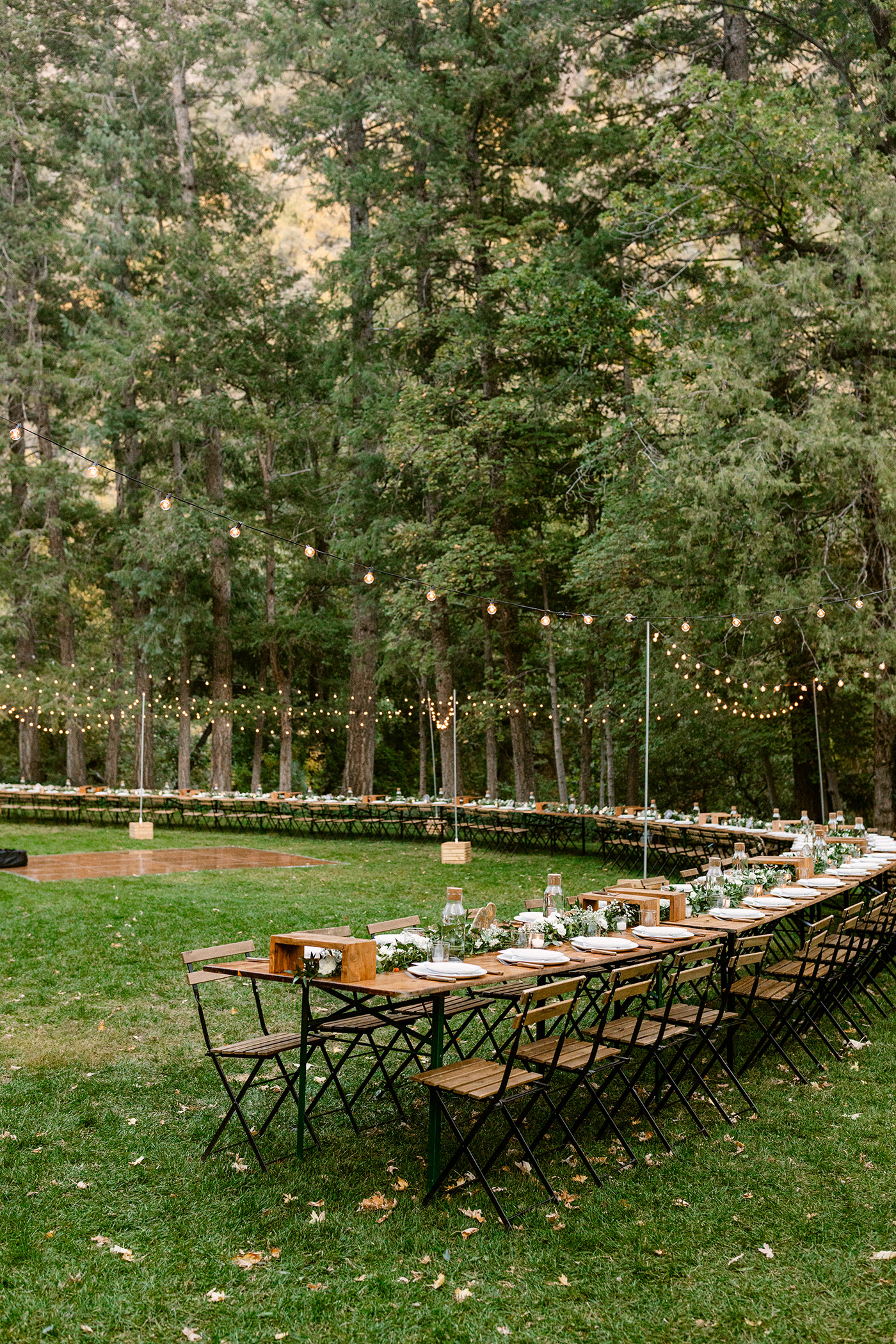 arched reception table for outdoor wedding at orchard canyon on oak creek in sedona az